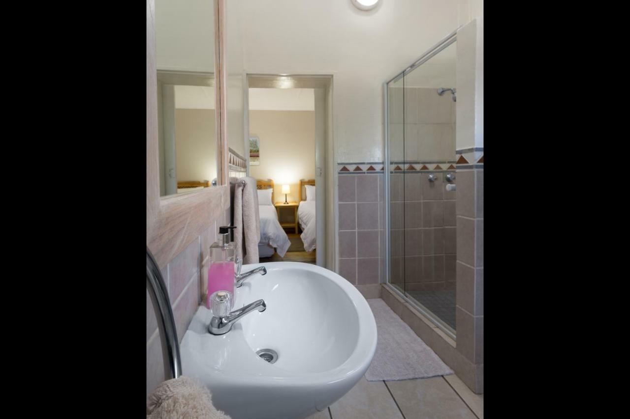 La La Dathel Guesthouse โคลส์เบิร์ก ภายนอก รูปภาพ