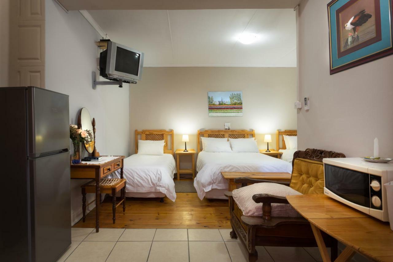 La La Dathel Guesthouse โคลส์เบิร์ก ภายนอก รูปภาพ