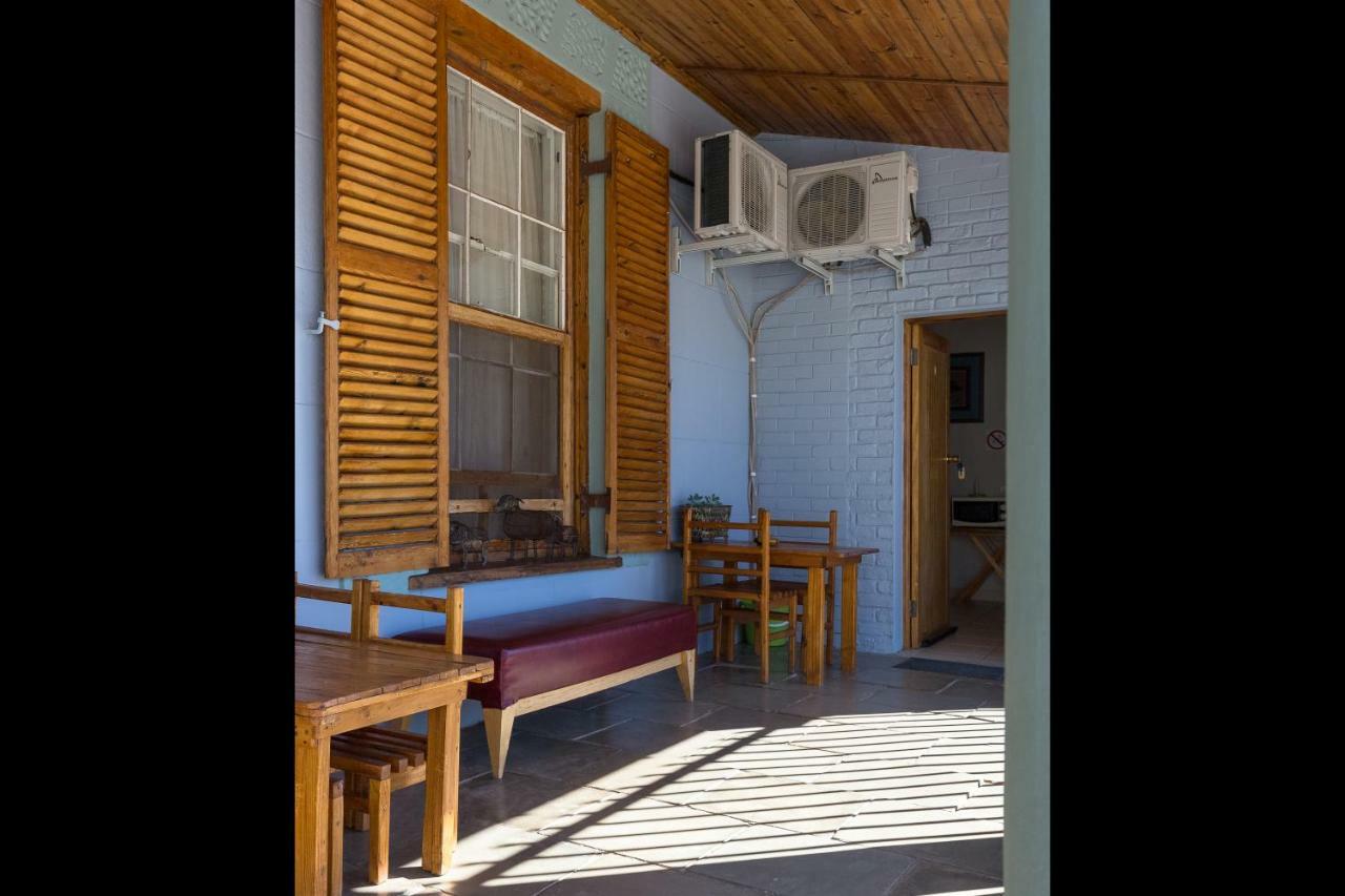 La La Dathel Guesthouse โคลส์เบิร์ก ภายนอก รูปภาพ