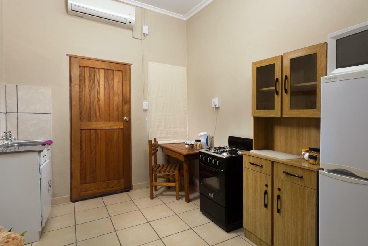 La La Dathel Guesthouse โคลส์เบิร์ก ภายนอก รูปภาพ