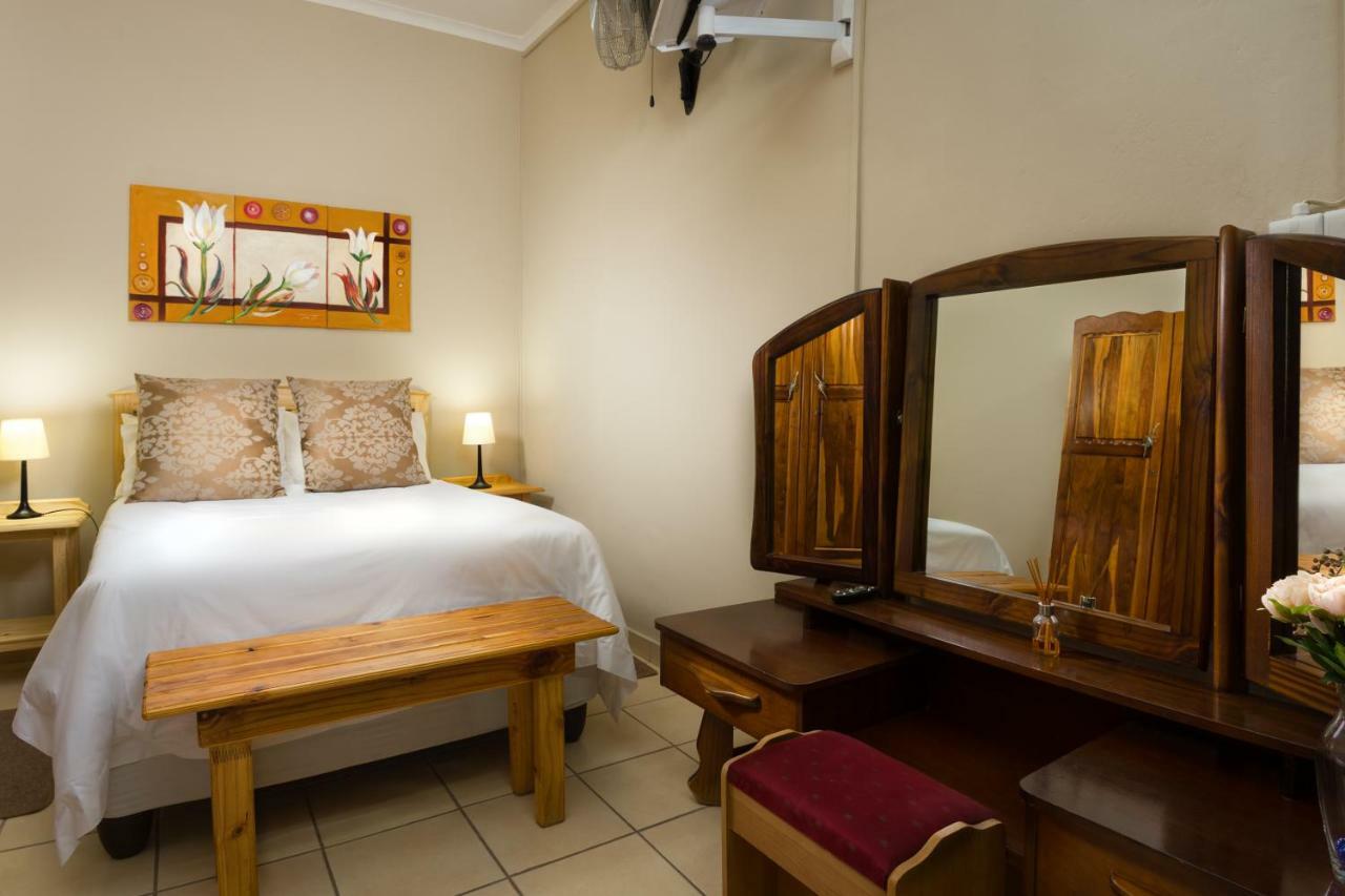 La La Dathel Guesthouse โคลส์เบิร์ก ภายนอก รูปภาพ