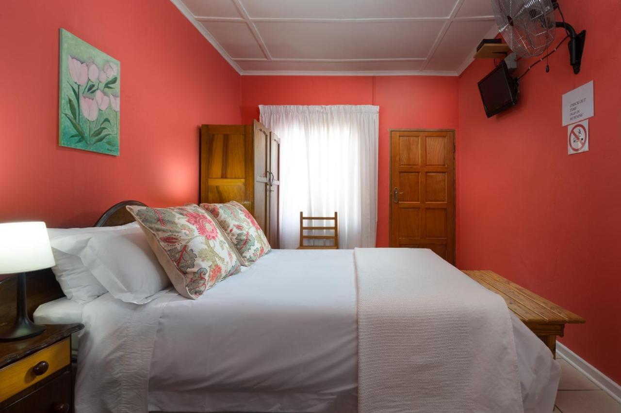 La La Dathel Guesthouse โคลส์เบิร์ก ภายนอก รูปภาพ